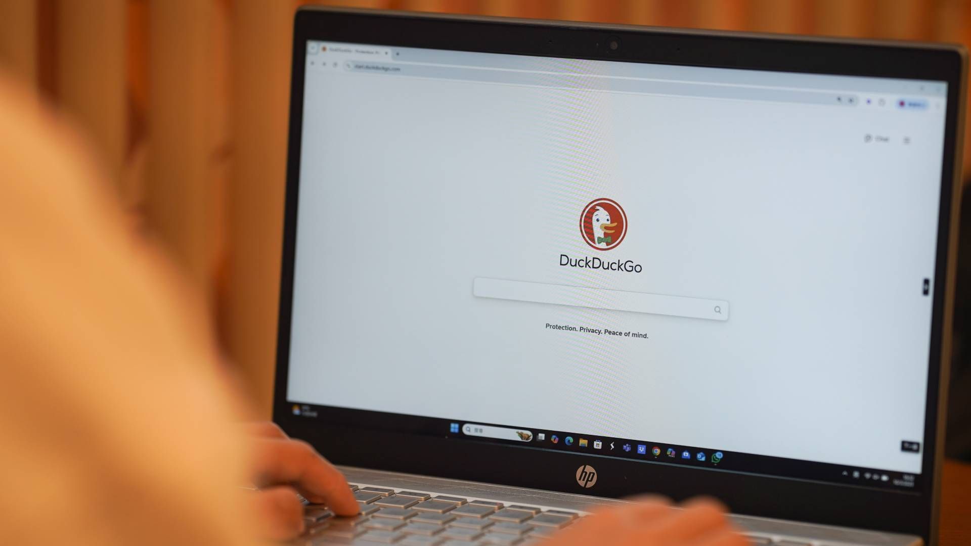 DuckDuckGo Melesat 28% Saat Google Maksa AI Mode