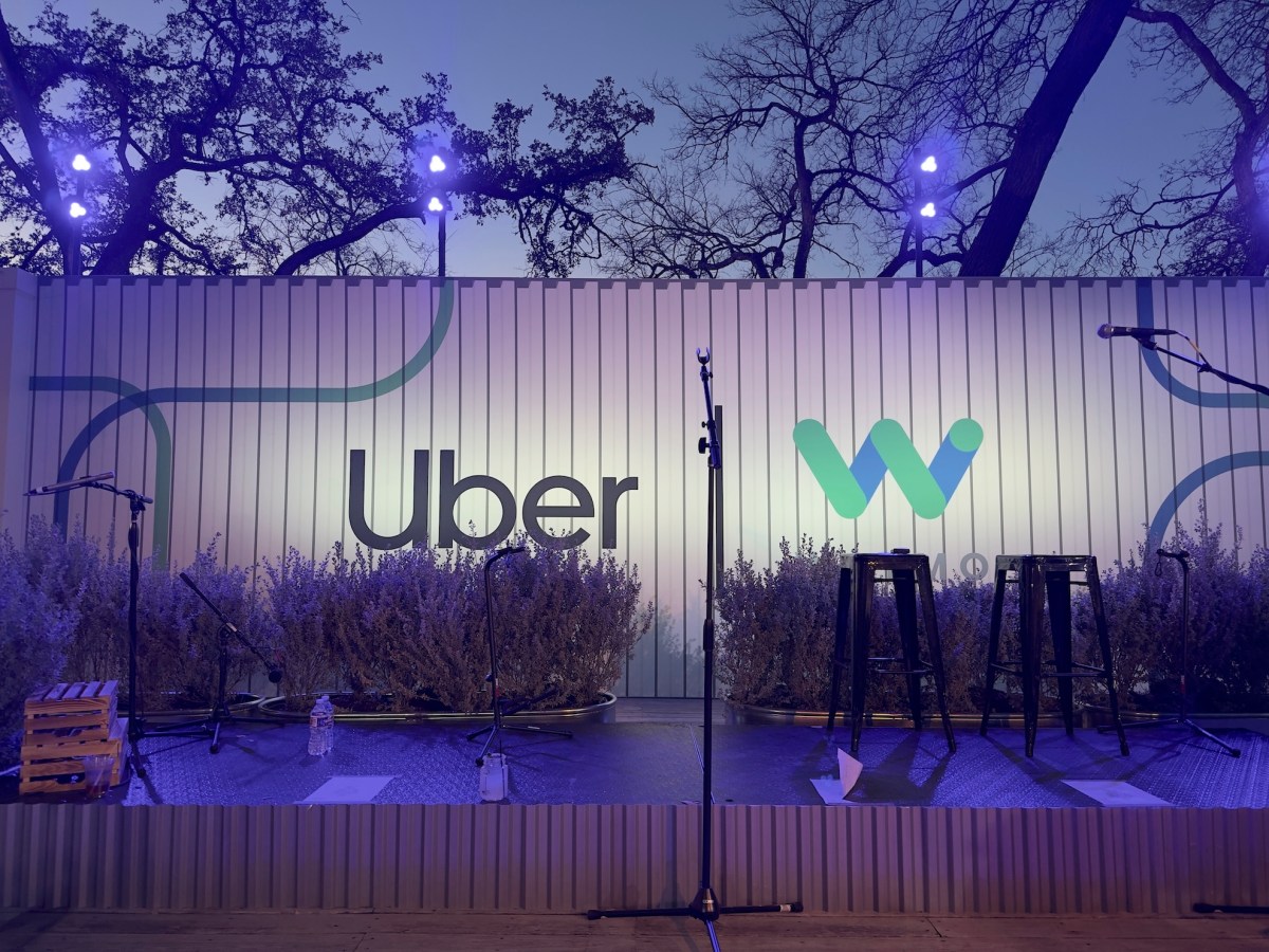 Uber Investasi $10 Miliar untuk 120 Ribu Robotaxi: Karier Pengemudi dan Developer di Persimpangan